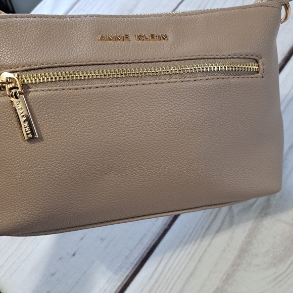 3 FOR 12 SALE Anne Klein Tan  Bag with Gold-Tone Accents NO STRAP - Picture 13 of 13